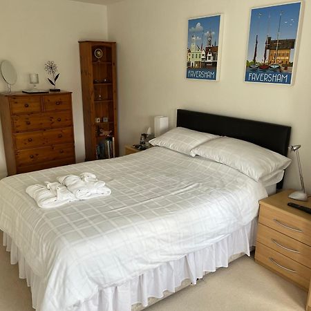 Hampton Vale, Peterborough Lakeside Large Double Bedroom With Own Bathroom Exterior photo